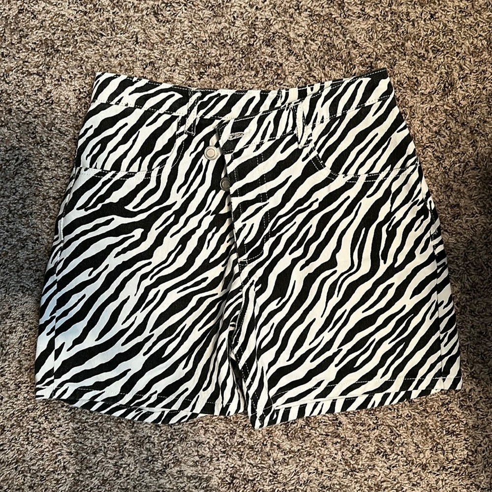 Twenty5a criss cross zebra shorts